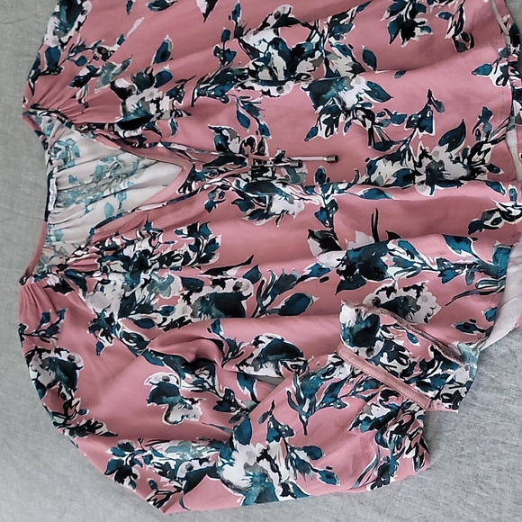 Splendid Rose Floral Blouse - Picture 5 of 11